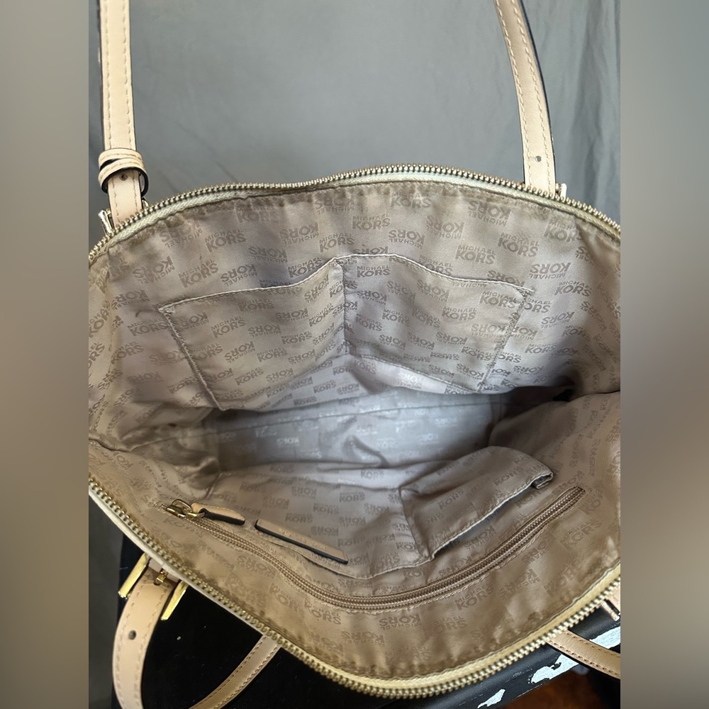 Michael Kors Creme Color Tote - Picture 6 of 10